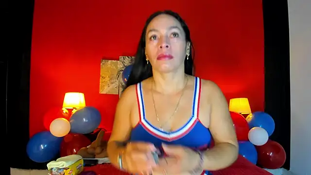 Snapshot of LucianaMadura1 chatting on July 3, 2026, 10:54 am LucianaMadura1 online show from July 3, 2026, 10:54 am