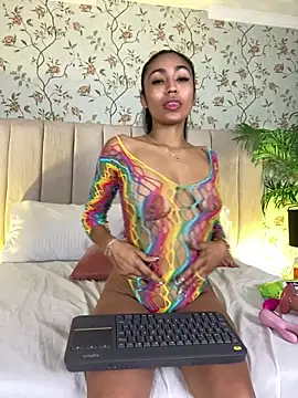 VegaSara online show from April 6, 2026, 10:22 pm