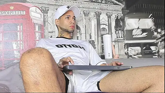 Snapshot of Daniel_huge22 chatting on April 9, 2026, 1:05 pm Daniel huge22 online show from April 9, 2026, 1:05 pm
