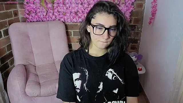 darknesscosplayer56 online show from April 7, 2026, 7:58 pm