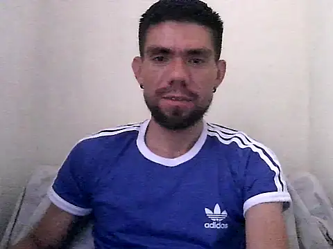 Snapshot of thomas2wood chatting on June 30, 2026, 9:49 pm thomas2wood online show from June 30, 2026, 9:49 pm