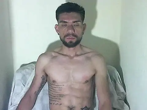 Snapshot of thomas2wood chatting on July 9, 2026, 2:59 am thomas2wood online show from July 9, 2026, 2:59 am