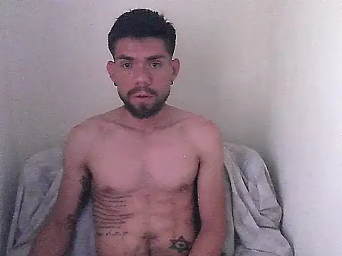 Snapshot of thomas2wood chatting on July 9, 2026, 9:41 pm thomas2wood online show from July 9, 2026, 9:41 pm