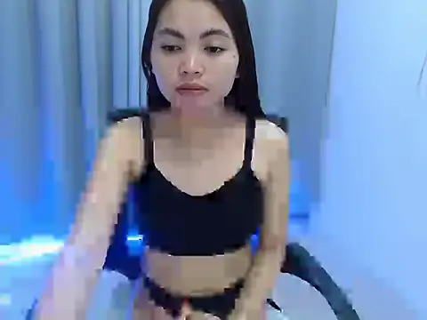 Snapshot of petitegirl123 chatting on May 25, 2026, 3:51 pm petitegirl123 online show from May 25, 2026, 3:51 pm