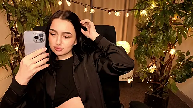 Snapshot of MargaretParker chatting on April 10, 2026, 11:37 am MargaretParker online show from April 10, 2026, 11:37 am