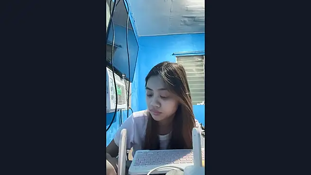 Snapshot of DestinyPharel chatting on April 9, 2026, 6:19 am DestinyPharel online show from April 9, 2026, 6:19 am