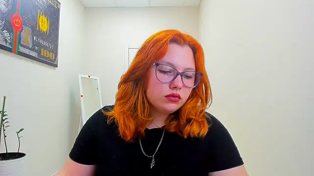 Snapshot of Aillia-Rous chatting on June 7, 2026, 6:39 am Aillia-Rous online show from June 7, 2026, 6:39 am