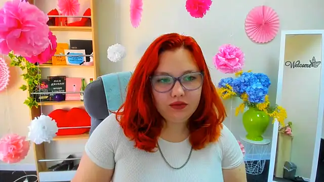 Snapshot of Aillia-Rous chatting on June 17, 2026, 6:38 am Aillia-Rous online show from June 17, 2026, 6:38 am