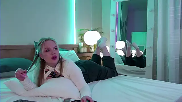 DashaNasha online show from April 19, 2026, 5:12 pm