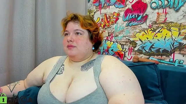 Snapshot of Sew_Sunny chatting on May 4, 2026, 1:01 am Sew Sunny online show from May 4, 2026, 1:01 am