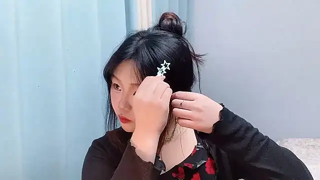 Snapshot of Lilababy00 chatting on April 12, 2026, 2:05 am Lilababy00 online show from April 12, 2026, 2:05 am