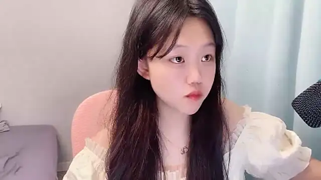 Lilababy00 online show from May 5, 2026, 2:03 pm