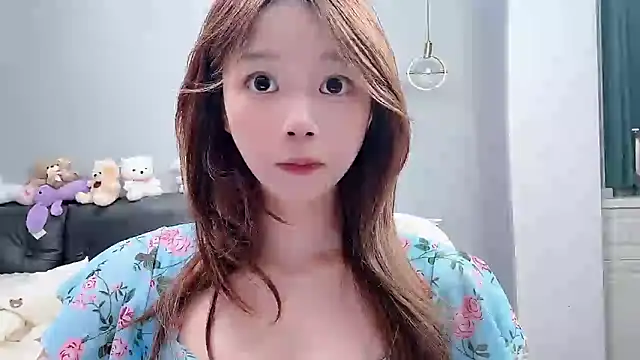 Lilababy00 online show from May 10, 2026, 2:44 pm