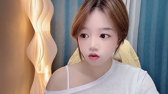 Lilababy00 online show from June 14, 2026, 5:42 am