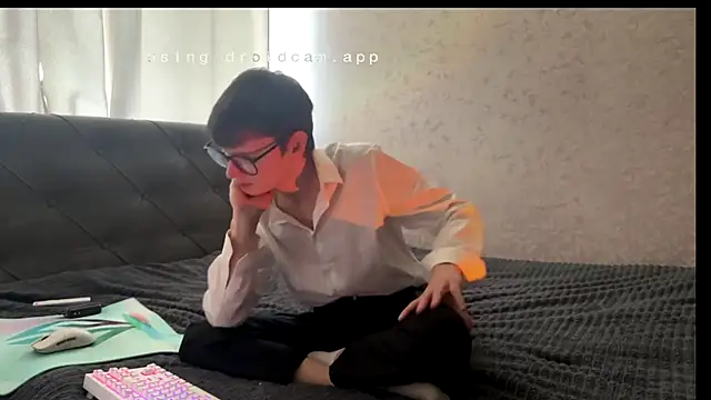 Snapshot of dalvos chatting on April 13, 2026, 7:25 am dalvos online show from April 13, 2026, 7:25 am