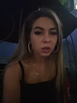 Snapshot of AylinRosee chatting on June 26, 2026, 6:34 pm AylinRosee online show from June 26, 2026, 6:34 pm