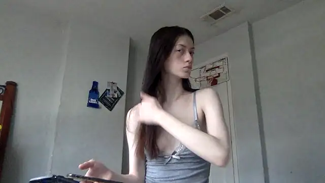 Munchkinbaby72318 online show from May 19, 2026, 6:58 pm