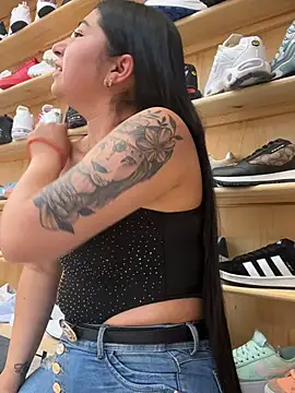 mariana-0306 online show from April 18, 2026, 5:28 pm