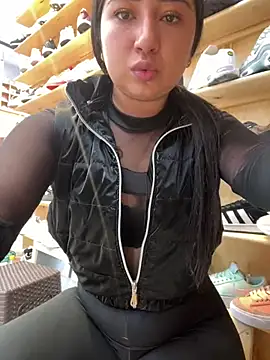 mariana-0306 online show from April 19, 2026, 6:32 pm