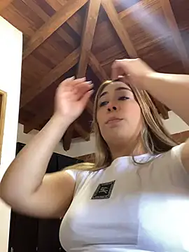 Snapshot of _BellaSmith_ chatting on June 11, 2026, 2:04 pm BellaSmith online show from June 11, 2026, 2:04 pm