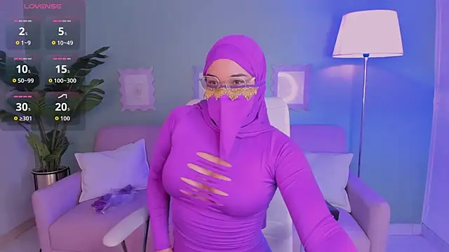 SamiraLuxe online show from April 9, 2026, 9:47 am