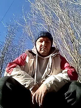 Snapshot of Luceriusbigass chatting on December 15, 2025, 11:25 am Luceriusbigass online show from December 15, 2025, 11:25 am