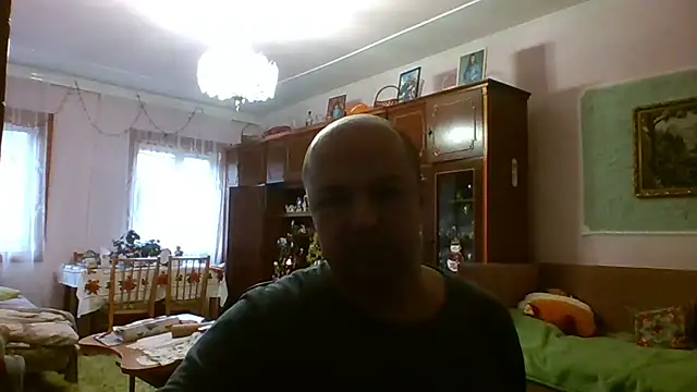 Snapshot of Luceriusbigass chatting on December 21, 2025, 12:56 pm Luceriusbigass online show from December 21, 2025, 12:56 pm