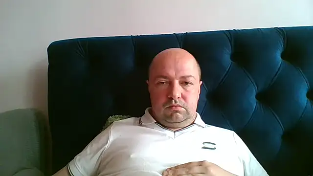 Snapshot of Luceriusbigass chatting on May 16, 2026, 6:43 am Luceriusbigass online show from May 16, 2026, 6:43 am