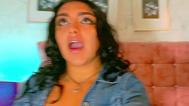 Snapshot of Celeste_Rivera chatting on May 22, 2026, 6:35 pm Celeste Rivera online show from May 22, 2026, 6:35 pm