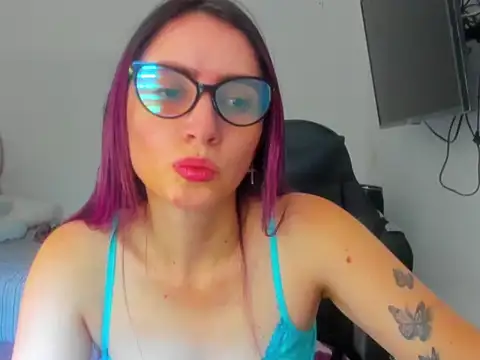 Snapshot of BellaTxM_ chatting on May 24, 2026, 2:11 pm BellaTxM online show from May 24, 2026, 2:11 pm