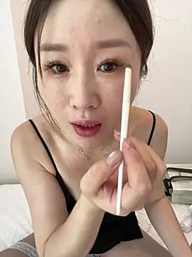qin205205 online show from June 20, 2026, 11:51 pm