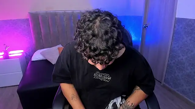 DAMON SALVATTORE online show from April 17, 2026, 3:31 am