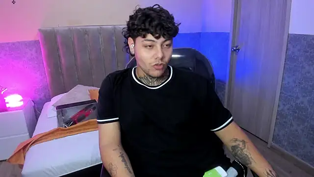 DAMON SALVATTORE online show from April 18, 2026, 3:54 am