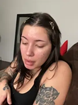 cherryxxox online show from April 14, 2026, 7:09 pm