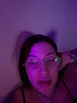 cherryxxox online show from April 18, 2026, 4:05 am