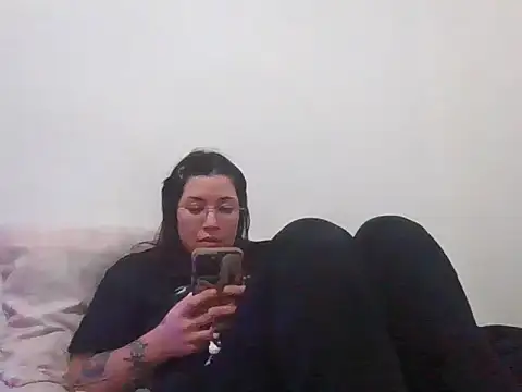 cherryxxox online show from April 26, 2026, 10:51 pm
