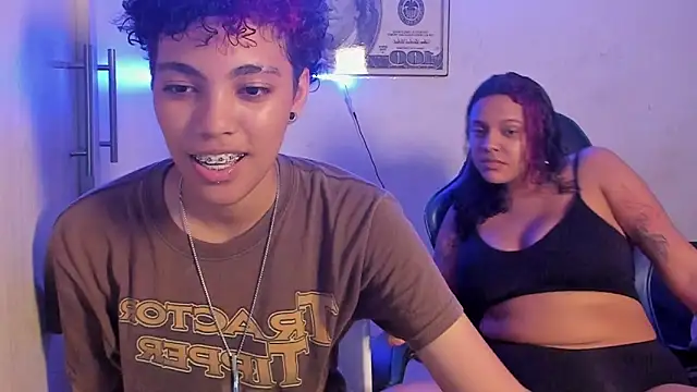 axel luxxx online show from May 14, 2026, 2:51 am