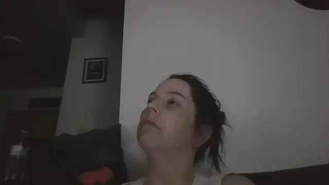 Snapshot of lily1982 chatting on April 28, 2026, 2:27 am lily1982 online show from April 28, 2026, 2:27 am