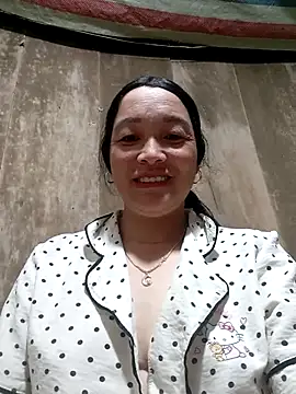 Snapshot of vanlucky2 chatting on May 15, 2026, 10:44 am vanlucky2 online show from May 15, 2026, 10:44 am