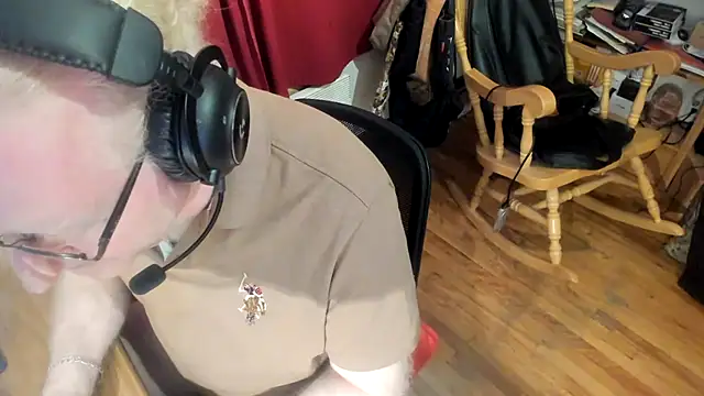 ChrisMtl83 online show from April 10, 2026, 1:22 am