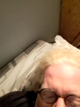 ChrisMtl83 online show from April 23, 2026, 6:25 am