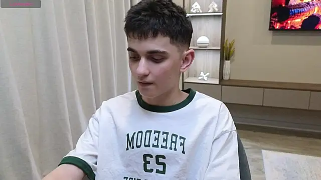 Snapshot of alexander_18_xxl chatting on July 10, 2026, 11:02 am alexander 18 xxl online show from July 10, 2026, 11:02 am