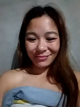Snapshot of mia0033 chatting on May 10, 2026, 10:48 pm mia0033 online show from May 10, 2026, 10:48 pm