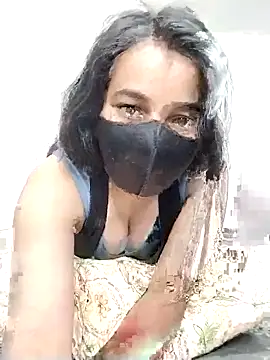 kavyasharma0 online show from April 13, 2026, 7:25 am