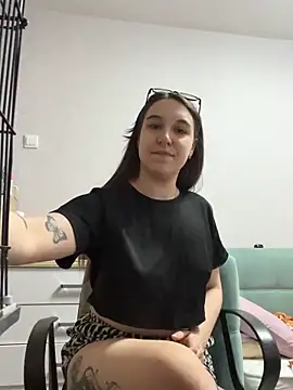 Snapshot of RiannaBrown chatting on April 16, 2026, 3:07 am RiannaBrown online show from April 16, 2026, 3:07 am