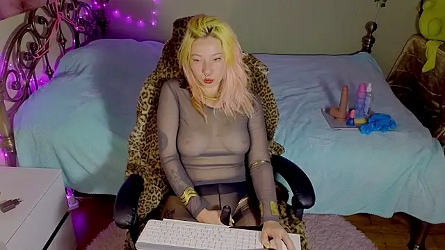 Sansarella online show from April 28, 2026, 6:24 pm