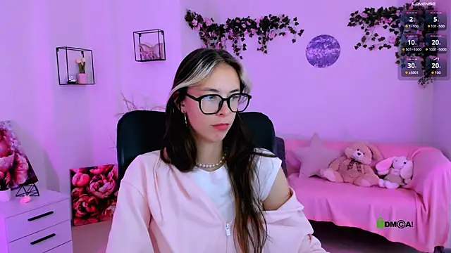 mia mooon  online show from July 20, 2026, 10:39 am