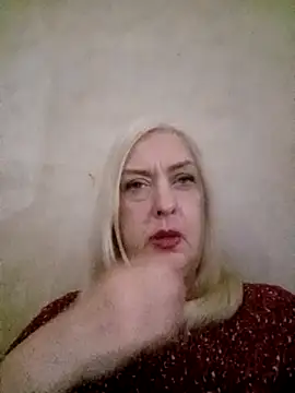 Julia20X online show from April 28, 2026, 9:53 pm