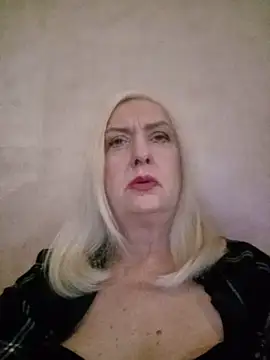 Julia20X online show from May 11, 2026, 3:40 pm