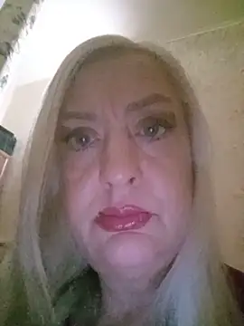 Julia20X online show from May 21, 2026, 10:22 am
